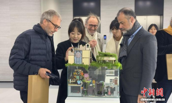 10��23�գ����������cӰҕ�猣�����L��������W(xu��)�����c�Ӱ�W(xu��)Ժ(�LӰ�Ӱ�W(xu��)Ժ)�^����W(xu��)����(chu��ng)���Ķ���Ӯ������������� �z