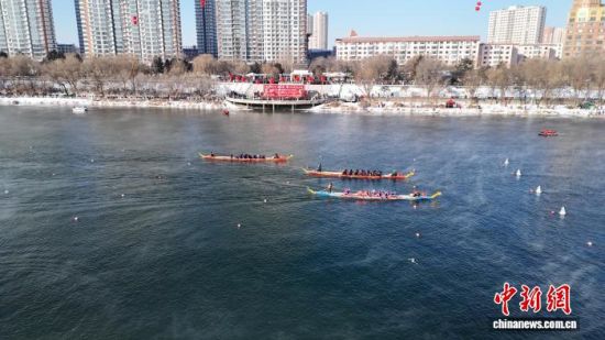 ���۱�ِ�M(j��n)�Ю�(d��ng)����ʯ���� �z